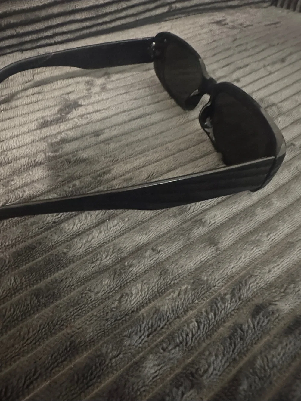 Sleek Black Women's Fashion Sunglasses